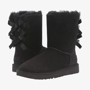! Ugg Bailey Bow II black boots with double bows in back. Size US 6